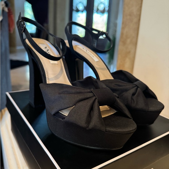 NEW NINA STILETTO BLOCK-HEEL PLATFORM SANDAL SIZE 10 - Picture 3 of 6